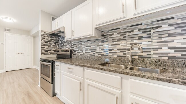 Building Photo - Crystal Heights Apartments
