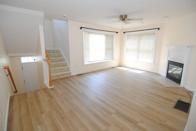 Foto del edificio - 69 Georgetown Dr