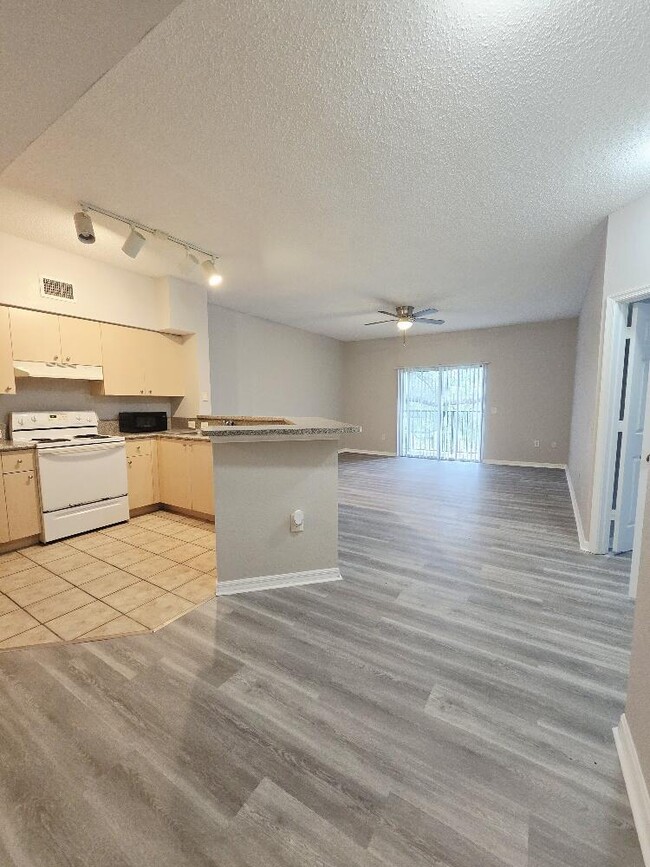 Building Photo - 280 Crestwood Cir