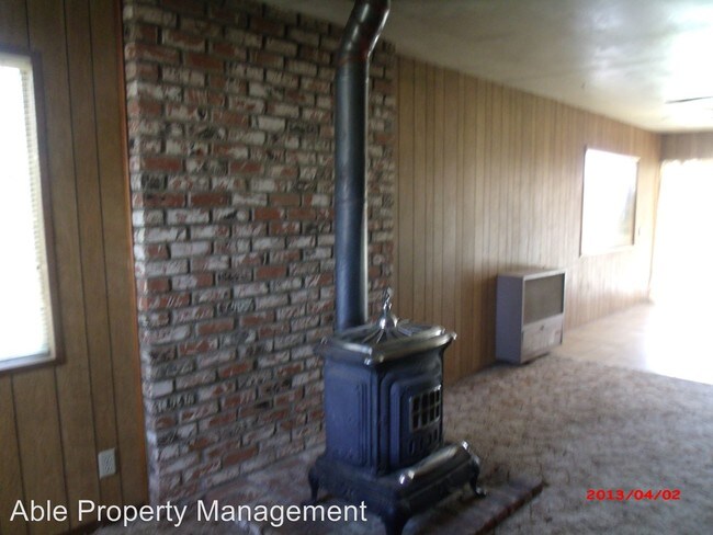 Building Photo - 3 br, 2 bath House - 4508 Pine Ln