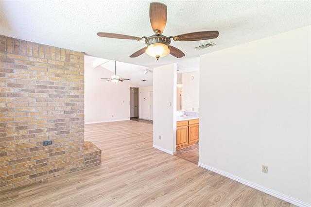 Foto del edificio - 10000 Bugle Dr