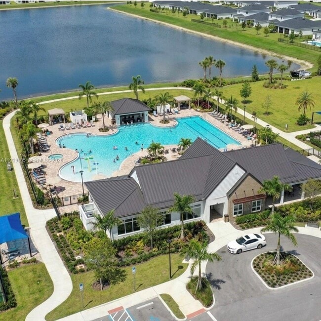 Foto del edificio - 5917 Sweetwood Dr