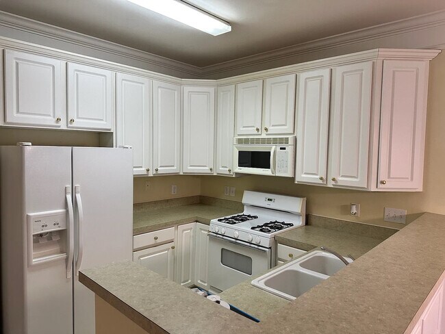 Foto del edificio - Room in Townhome on Windermere Dr