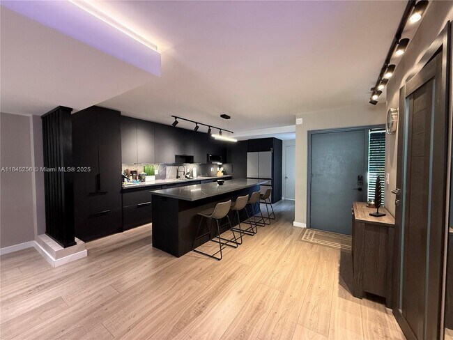 Foto del edificio - 20554 NE 6th Ct