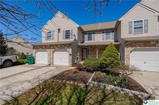 Building Photo - 1753 Pinewind Dr