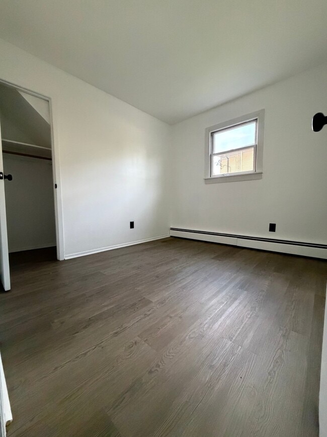 Foto del edificio - 134 Commack Rd