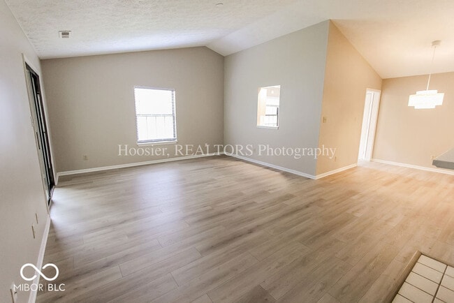 Building Photo - 14610 Village Park E Dr