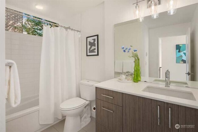 Building Photo - Live In Style on Capital Hill