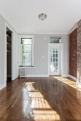 Building Photo - 225 Mott St