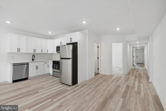 Foto del edificio - 890 N 42nd St