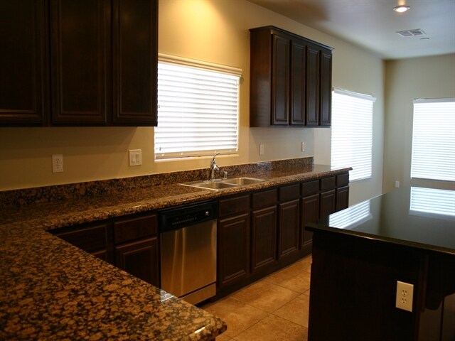 Foto del edificio - 2812 E Gables Vale Ct