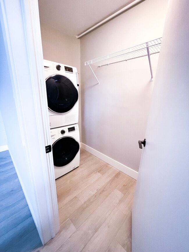 Photo du bâtiment - 43 Montrose Ave