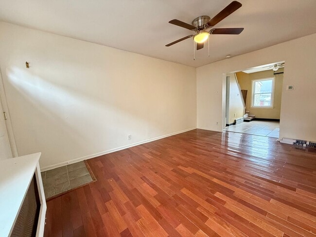 Building Photo - Charming 2-Bedroom Home in the Heart of Co...