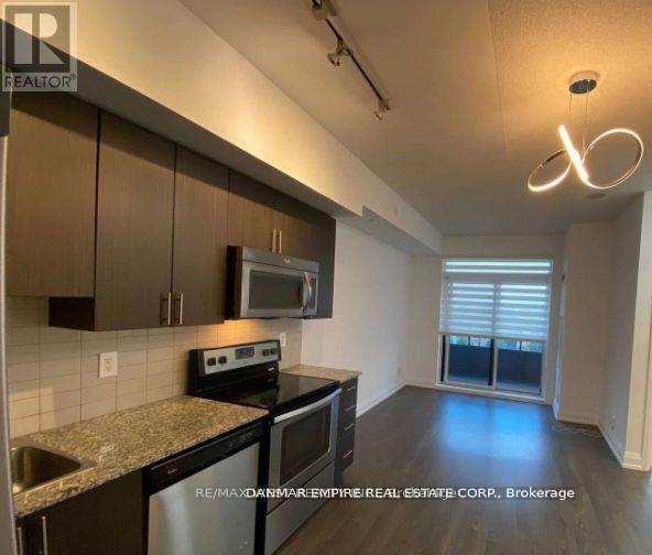Photo du bâtiment - 7900-7900 Bathurst St