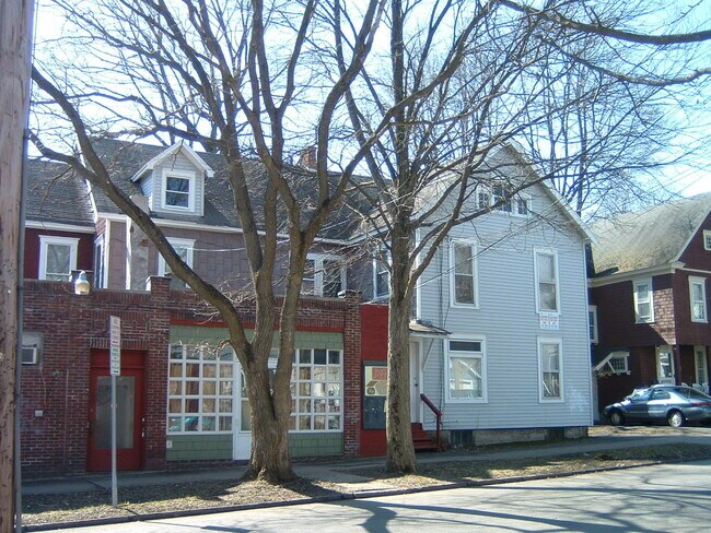 Building Photo - 124 Trinity Pl