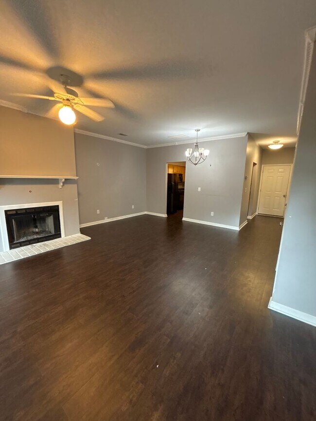 Foto del edificio - Your Dream Townhome Awaits