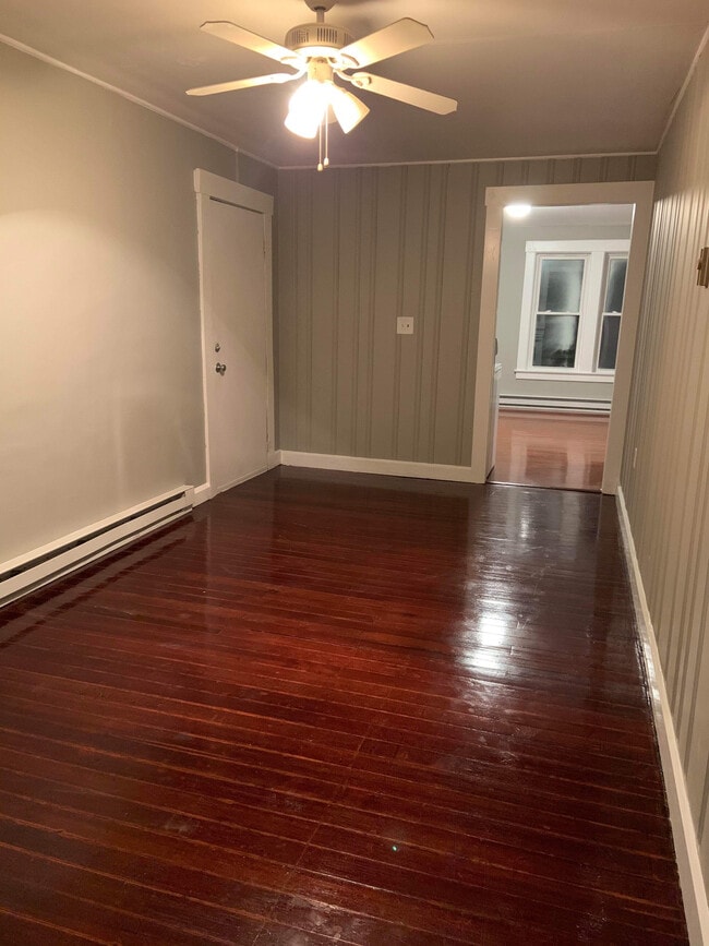 103 Lowe St, Bluefield, VA 24605 Apartments in Bluefield, VA