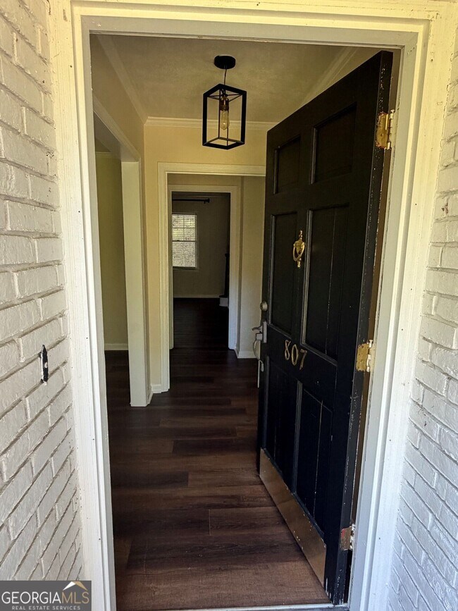 Foto del edificio - 807 Piney Woods Dr