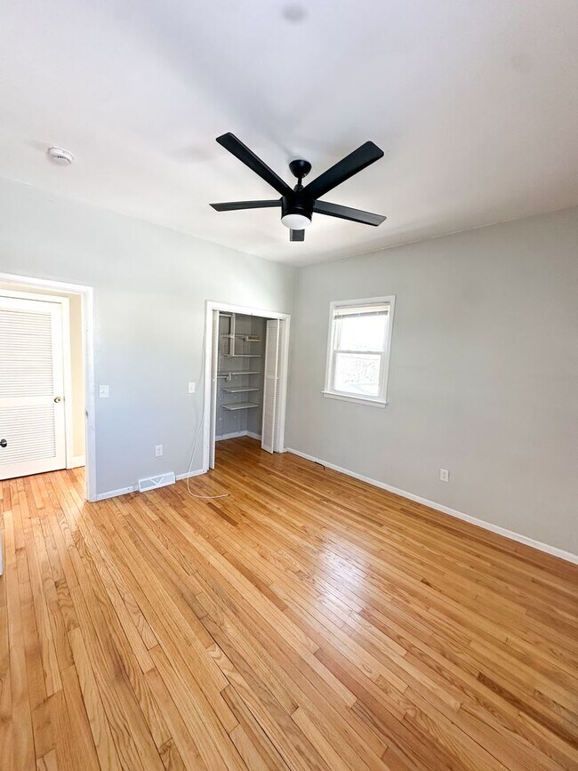 Photo - 1559 Smith St Apartment