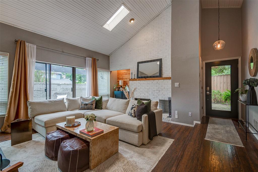 Foto principal - 6398 Abrams Ct