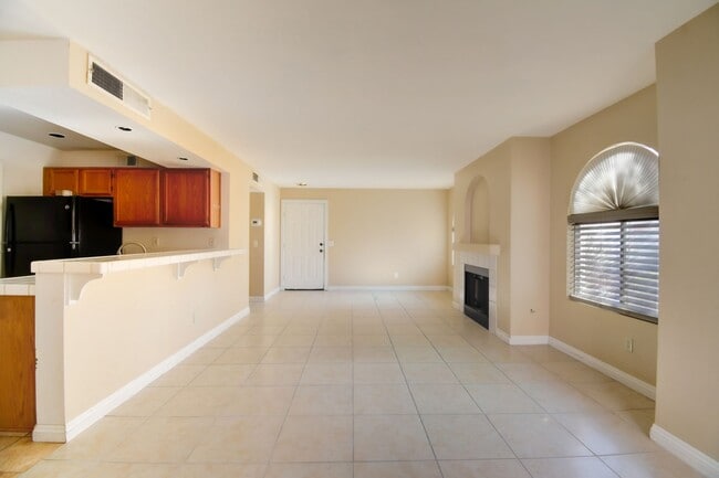Building Photo - Gate Community! Must See!