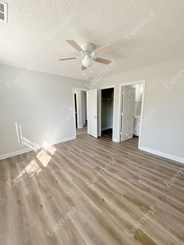 Building Photo - 2424 Fabyan Ln