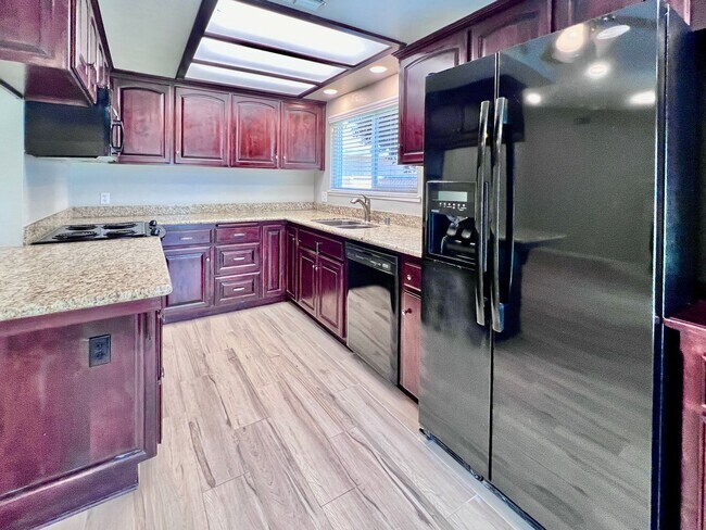 Foto del edificio - $2,795 Shaw & Academy 4 Bedroom / 2 Bathro...