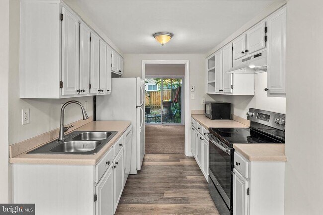 Foto del edificio - 1604 New Windsor Ct
