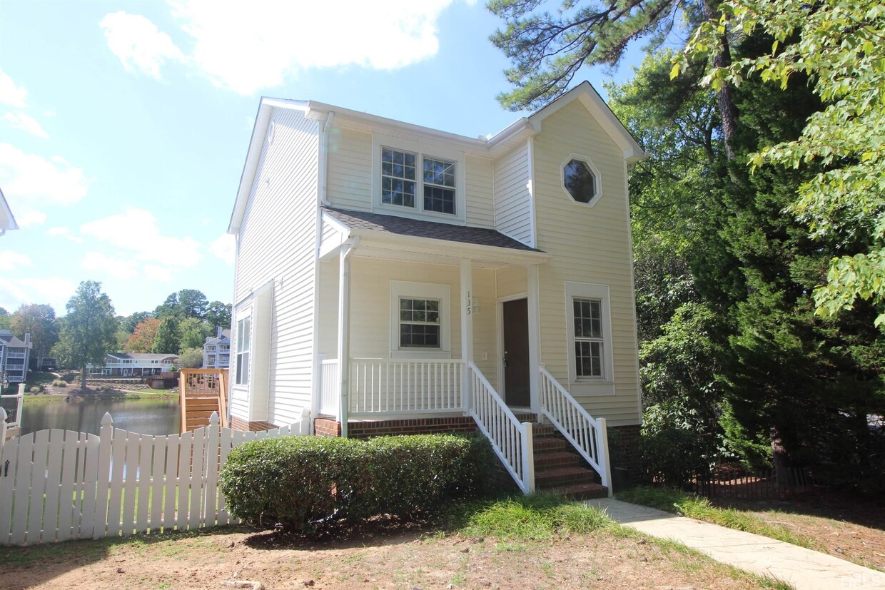 Primary Photo - 135 Westview Cove Ln