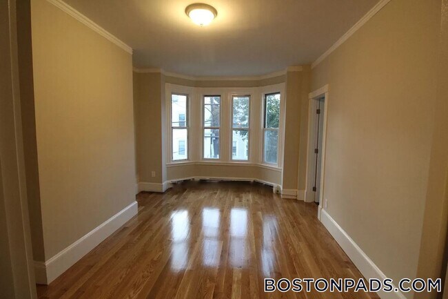 Foto del edificio - 125 Princeton St