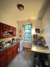 Building Photo - 807 St Johns Pl