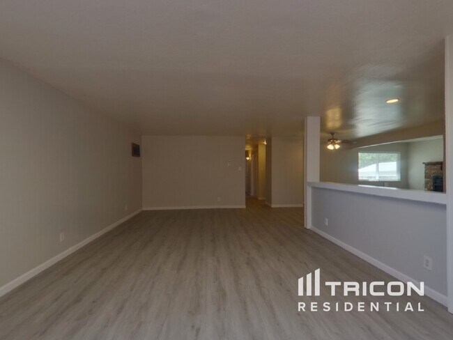 Building Photo - 3310 Heights Dr