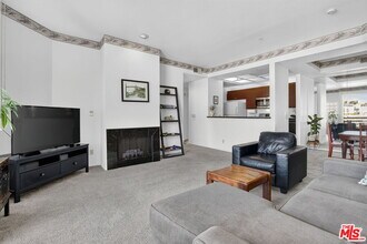 Building Photo - 3561 Clarington Ave