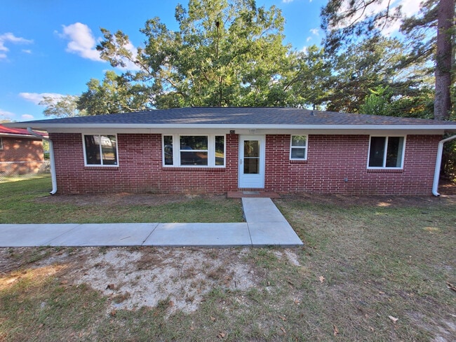 Building Photo - 203 Naomi Dr