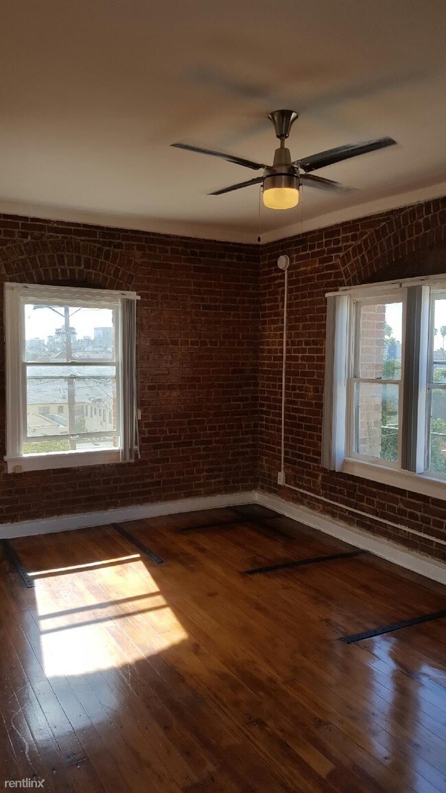 Foto del edificio - 205 N Kenmore Ave