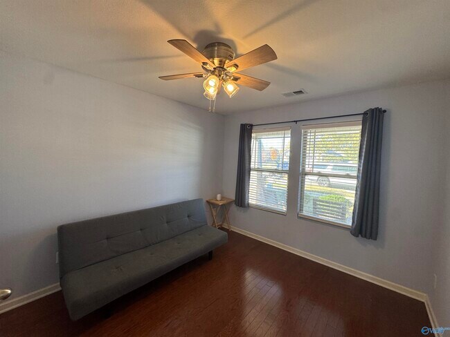 Foto del edificio - 709 Oak Cove Ln NW