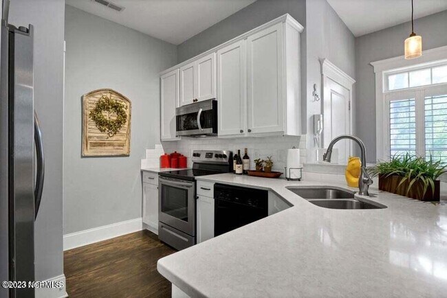 Building Photo - 715 N 4th St