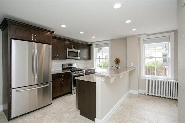 Building Photo - 43 Farewell St