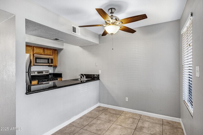 Foto del edificio - 1241 N 48th St