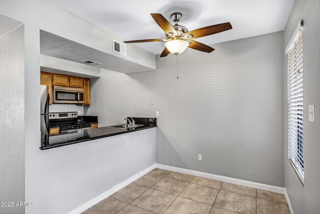 Building Photo - 1241 N 48th St