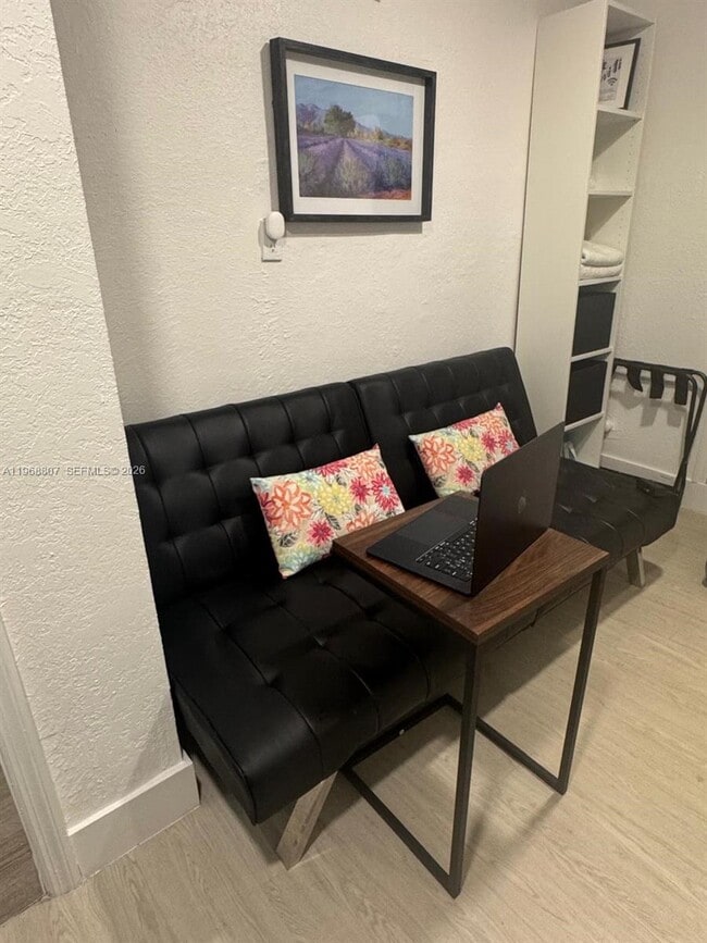 Foto del edificio - 582 E 18th St