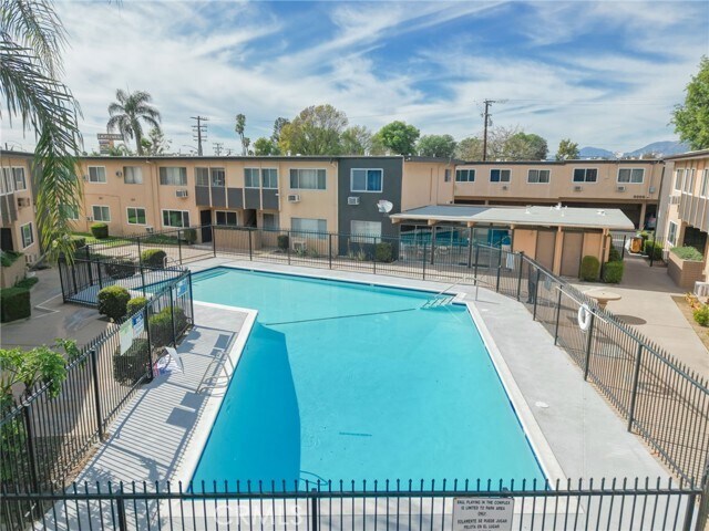 Foto del edificio - 3030 Vineland Ave
