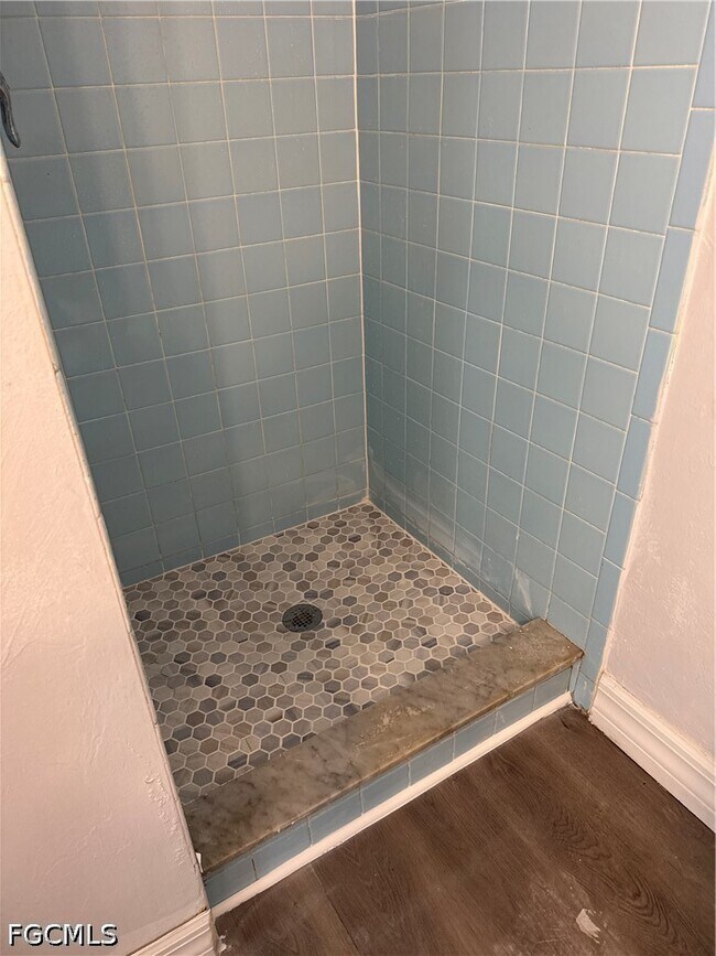 Foto del edificio - 1830 Maravilla Ave