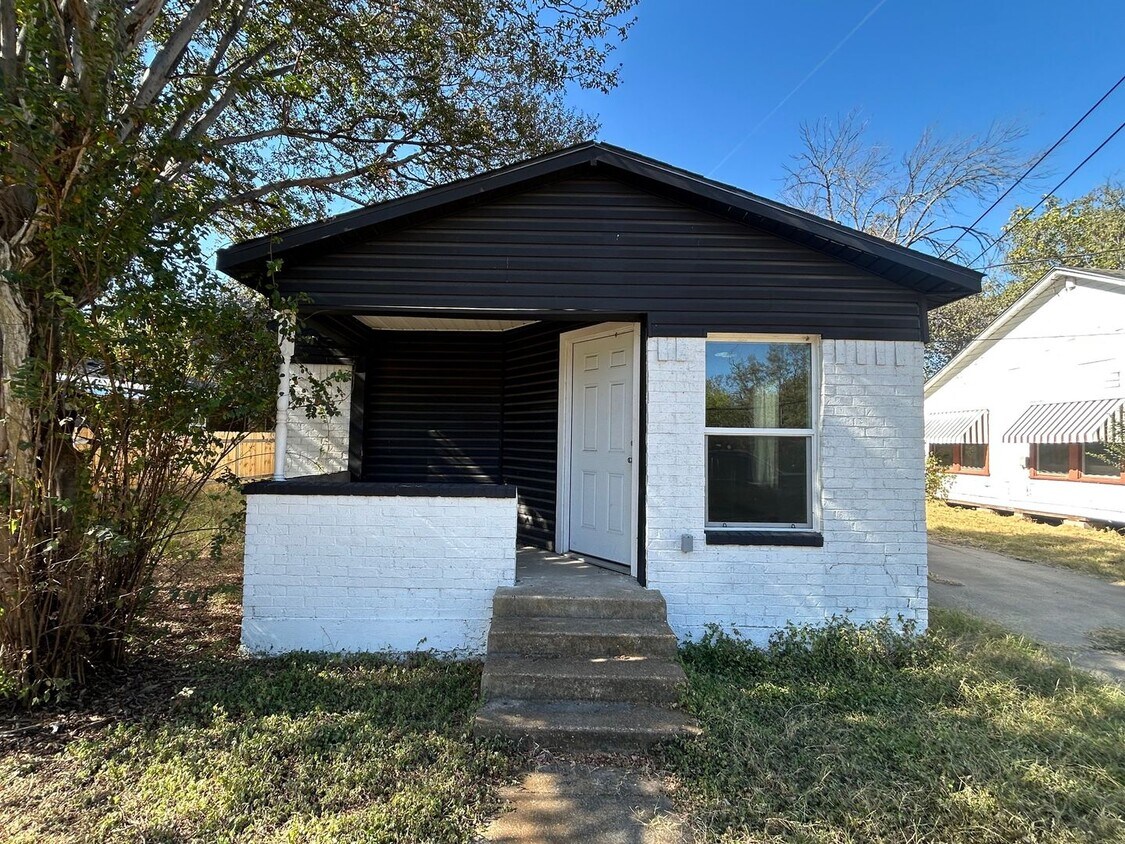 Foto principal - Updated 2 Bedroom Cottage
