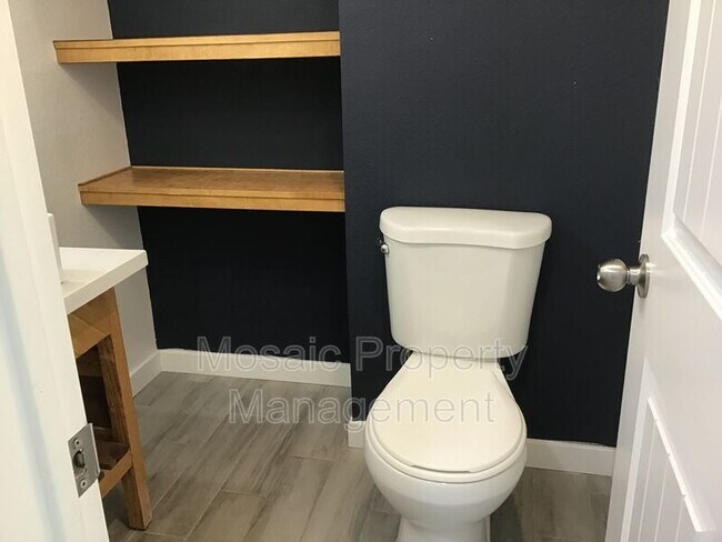 Foto del edificio - 5912 N 86th St