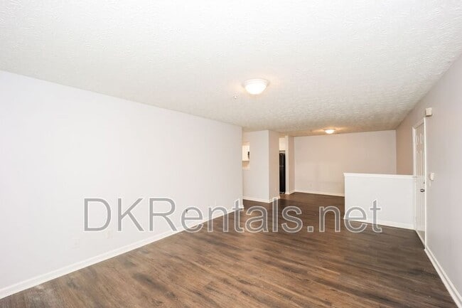 Foto del edificio - 12101 Fairington Ridge Cir