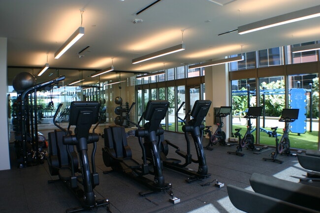 Building Photo - 1388 Kapiolani Blvd