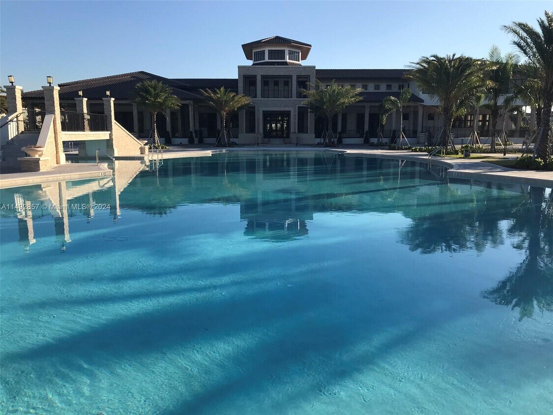 Foto principal - 8650 NW 97th Ave