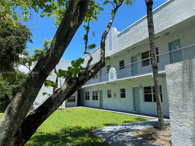 Foto del edificio - 1925 Madison St