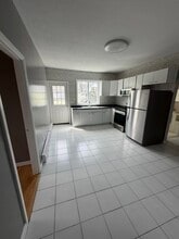 Building Photo - 5 Washington Square